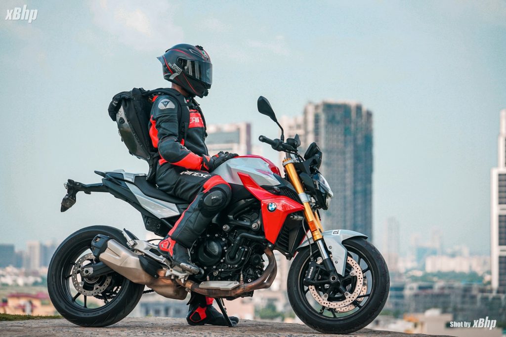 BMW F900R Review: Heady cocktail of complexity and ease